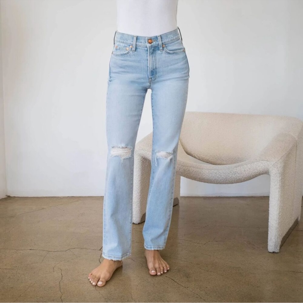 AYR The Sugar High Rise Straight Leg Distressed Jeans - Size 30 🩵